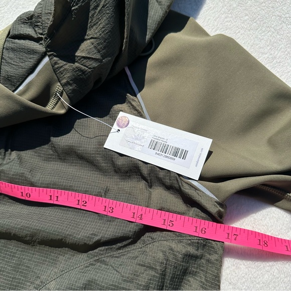 NWT Outdoor Voices FrostKnit Hooded Green Running Jacket - Picture 15 of 16